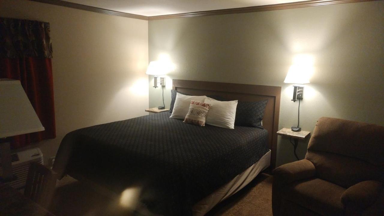Sagebrush Inn & Suites Broadus 外观 照片